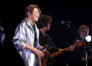 マッチ、鳥取初ライブで45都道府県制覇　「スニーカーぶる～す」など懐メロヒット曲お届け　全国制覇残る2県へ「徳島、愛媛、待ってろよ！」
