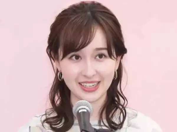 TBS宇賀神メグアナ「ピースをしている2歳の私」幼少期写真が反響「ROCKですね」「面影ある」