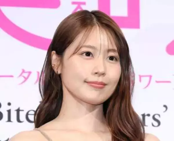 ええっTV騒然　有村架純が白T＆デニム→オフ顔で犬をお世話　美しさレベルが凄すぎ「白Tジーンズ最強すぎる」「可愛すぎんか」「犬になりたい」