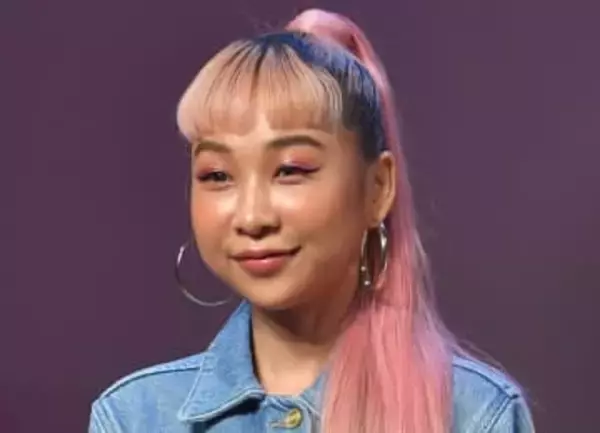 青山テルマ、青髪ショートで38歳誕生日ショット　豪華メンバーから祝福コメントも続々