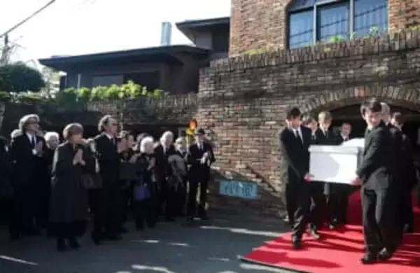 仲代達矢さん葬儀　「無名塾」出身の役所広司や若村麻由美らが涙「偉大な恩師」