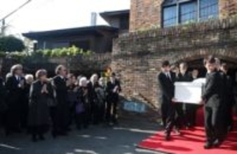 仲代達矢さん葬儀　「無名塾」出身の役所広司や若村麻由美らが涙「偉大な恩師」