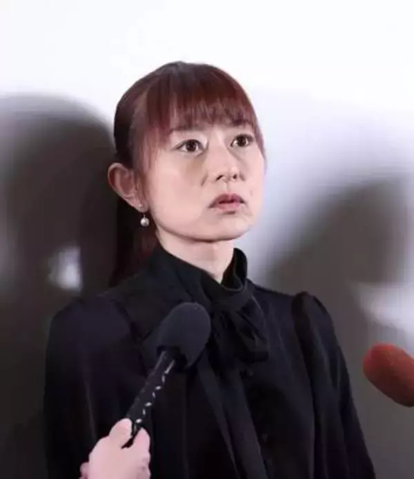 妻の石黒彩が取材対応　LUNA　SEA真矢さんお別れ会、夫との約束通り笑顔で　「彩はずっと笑顔でいてね」の約束　高校の時から夫のファンだった