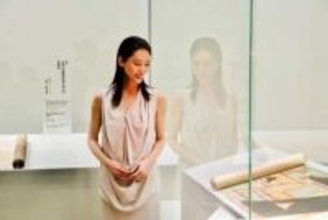 月城かなと「感動」連発　自身が演じた菅原道真の特別展　ゆかりの品々に目輝かせる