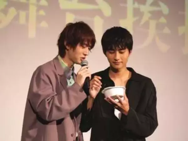 和田雅成＆高橋大翔　公開イチャコラにファン悶絶！あつあつおでんをフーフーして食べさせる