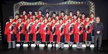 秋元康氏プロデュースのメンズ30人グループ・Cloud　ten、2日シアターデビュー　メンバーへ「根拠のない自信を持て」と金言