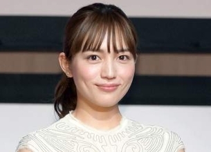 川口春奈「潰されるくらい強めが好き」　マッサージで歯を食いしばる衝撃ショット「どんな顔してても可愛い」