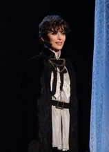 宝塚　雪組「ポーの一族」新トップコンビお披露目　朝美絢が永遠の美少年役で耽美な魅力