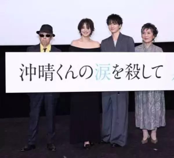「え、美しすぎませんか」髪バッサリ、驚きショートで登場の人気女優　洗練黒ドレスでつま先まで圧倒美！「ショート断然いい」と反響大きく