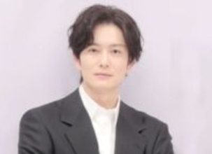 岡田将生が第1子誕生後初投稿「わたくしはパリが好きだ」エッフェル塔＆ルーヴル満喫ショット