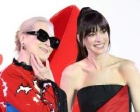 ドレスも全て超ゴージャス！「プラダを着た悪魔2」メリル・ストリープ＆アン・ハサウェイが初の2ショ来日　粋なファンサービスに大熱狂