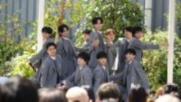 秋元康氏プロデュース男性グループ　お披露目イベントでお見送り会も実施　メンバー感激「視線が暖かくて」