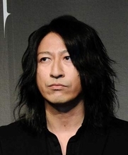 「涙が出る」「何て素敵な言葉」TAKURO誕生日＆結婚記念日　モデル妻の言葉にSNS感動「素敵すぎてもう素敵しか言葉が出ない」結婚22年