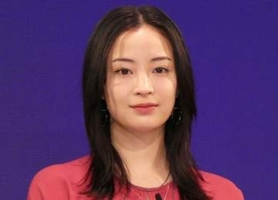腰の位置高すぎるっ！広瀬すず　サッカーボールまで全身ヴィトン姿に反響　平野紫耀も同じボール「発想がすごい」「モノグラム柄」