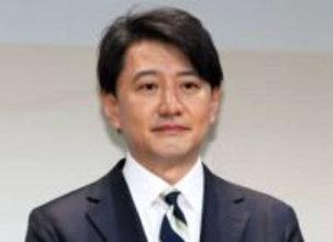 青井実アナ、生放送で大照れ報告「無事に子どもが生まれました」妻はテレ東・相内優香アナ「感謝してます」