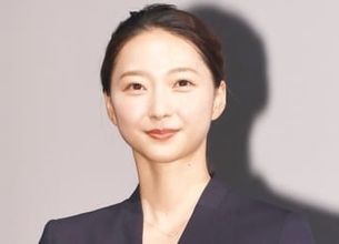 「すげえ！」畠山愛理がアクロバット投法を披露　ママになっても柔軟性健在　出川哲朗「旦那様に」と伝言も