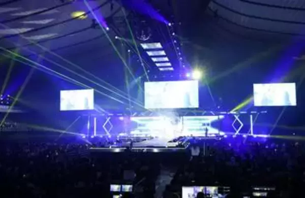 両親のDNAが最強！ガルアワ降臨の14歳　イメージ全然違う…激変メイクで圧倒的モデル感「めっちゃ綺麗」