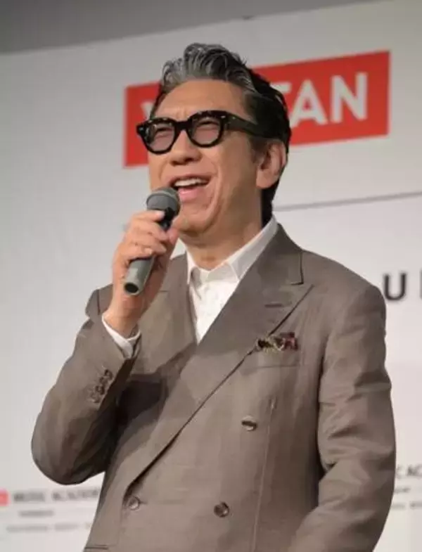 布袋寅泰「音楽作りは宝探し」音楽専門学校の生徒の悩みに回答「夢はでかい方がいい」
