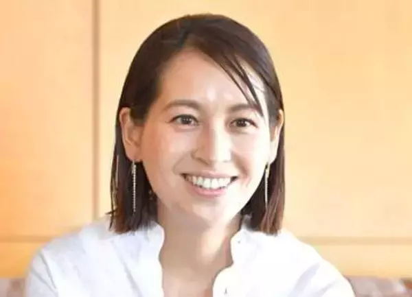 2児ママ青木裕子　人気芸人の夫が出産時に贈った一粒ダイヤを身につけ長男卒業式「本人すっかり忘れてた…」