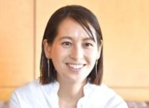 2児ママ青木裕子　人気芸人の夫が出産時に贈った一粒ダイヤを身につけ長男卒業式「本人すっかり忘れてた…」