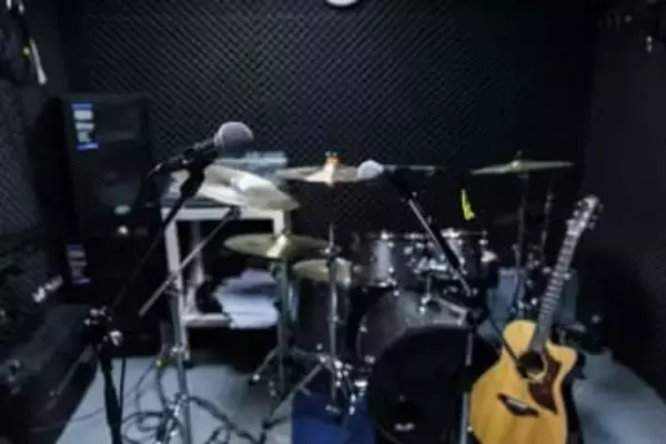 FLYING　KIDS　Elliが卒業、SWING-Oが休業と発表