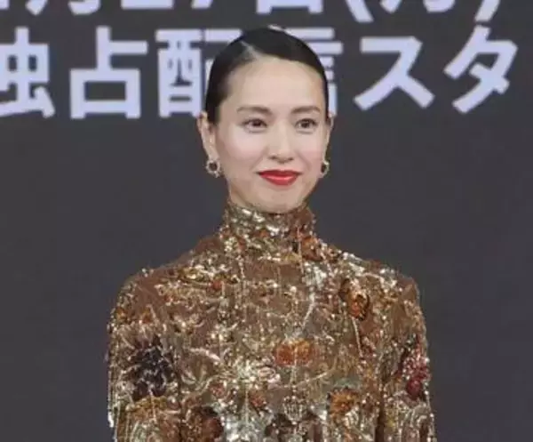 「どう考えても優勝」「誰？！」「変貌凄まじい」戸田の母親役女優　実は57歳、オフの透明感すごっ！反響に「とても嬉しく」