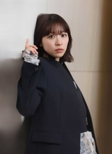 鳴海唯　念願の弁護士役に「毎週ワクワク」NHKドラマ「テミスの不確かな法廷」熱演中