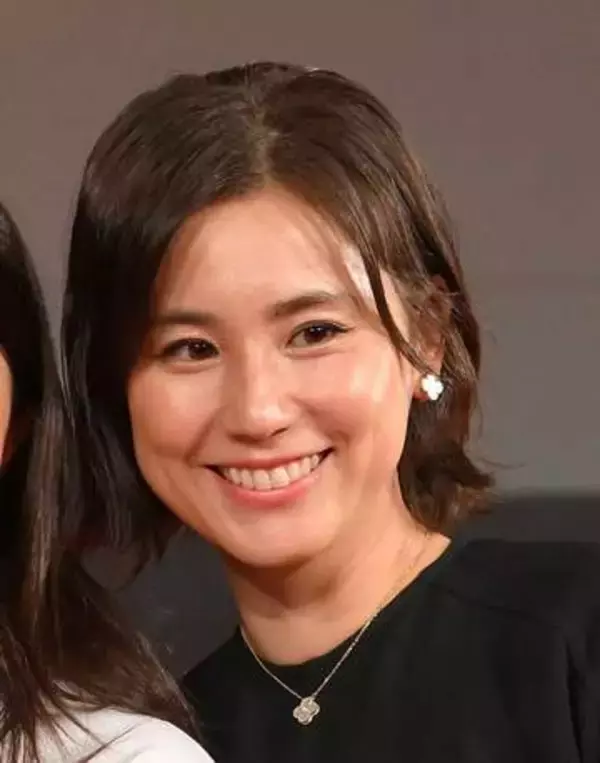 テレ東退社から16年…ヤクルト・青木宣親GMの妻・佐知さんが43歳誕生日に家族4ショット公開　11年誕生の長女と顔寄せも「ずっと変わらずお綺麗」