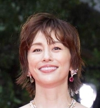 「お元気そうでよかった」「麗しい」米倉涼子　ベルリンでの「Michael」ワールドプレミアに登場「ああぁ～美し過ぎる」