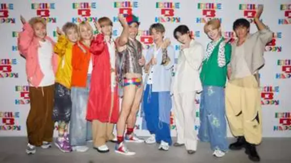 小島よしお　EXILE　B　HAPPYのステージに乱入！ポカンとする子供たちに一発芸を伝授する