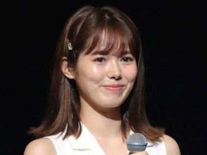 29歳差婚で話題呼んだフリーアナ「夏の癒やしを見つけた日」　爽やかフリルスカートで「森の妖精」