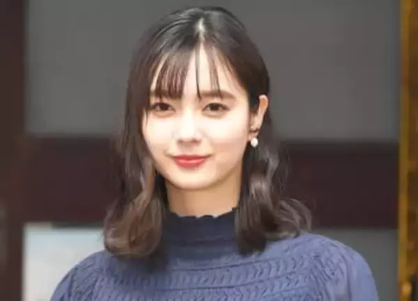 「撃ち抜かれる美しさ」新川優愛　フードすっぽり散歩姿に「愛おしすぎる」「本日も女神」