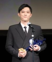 吉沢亮「国宝」の演目はフルで演じていた　約1年半の稽古「でも使われているのはあれくらい」　TAMA映画賞2年連続最優秀男優賞