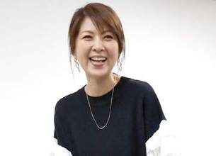 TVで肩ヒモ見えてる？！と思ったら…飯島直子がイイ女すぎた「相変わらず可愛いな」「可愛い可愛い」58歳とは！