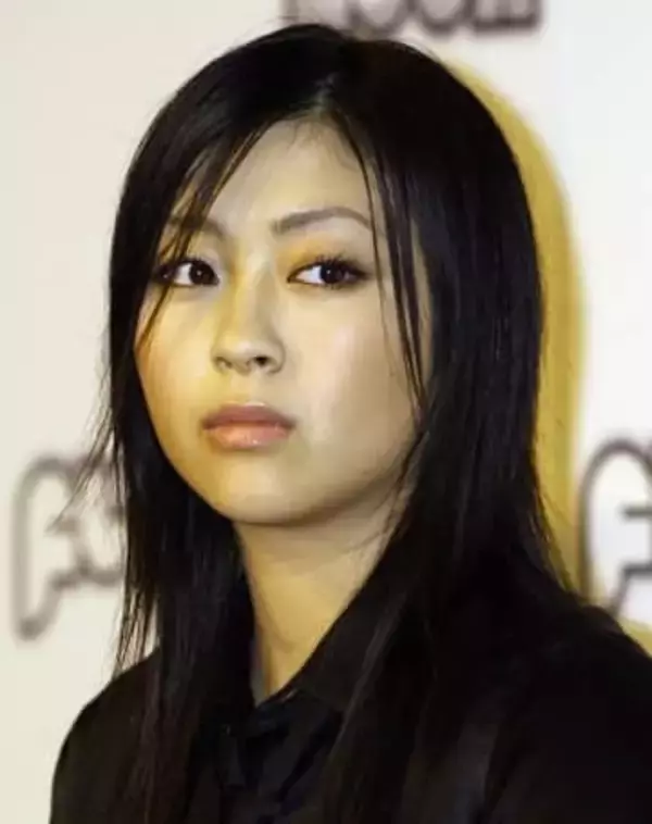 【徹子の部屋】「遺伝子がすごい！！！」宇多田ヒカルと大物歌手だった亡き母親の激似ぶりにファン驚き　画面2分割で並べるソックリ演出も