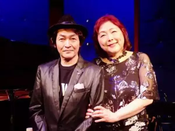 ポップのレジェンドがステージ初共演　「どうぞこのまま」丸山圭子のバースデーライブで堀江淳が「メモリーグラス」の歌唱プレゼント