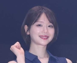 天心戦　ラウンドガールの意外コスに驚き「地味すぎない？」「なんか良い！」「可愛い」「KOされた」　過去には過激すぎ騒動も、一転