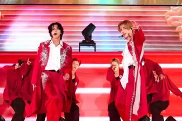 ROIROMがデビュー後初単独ライブ　横アリ2日間で約2万人熱狂　初のFCツアーも発表