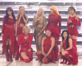 紅白　ちゃんみな、密かに歌詞の2文字変えて歌ってた「NHK禁句ワードか？」「コンプラ的にダメなの？」「変えて偉い」→ツッコミも「その前にあの衣装いいのかw」意外に布面積は多いが