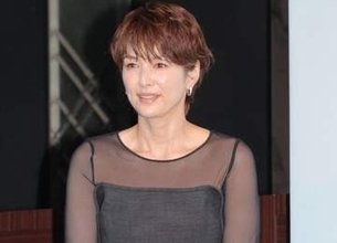 「何ですか？この可愛さは」日9【GIFT】日野（吉瀬美智子）の横にいるブルズ美人誰！？　公式相関図にいない元宝塚女優に騒然「スーパー美人」「すんげぇ可愛い」