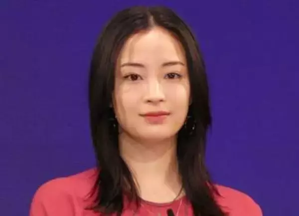 広瀬すず「やっぱりラフが好き」ルイ・ヴィトンのTシャツにデニム、初夏の装いに「銀河系最強可愛い」「可愛すぎて滅」「美しすぎる」