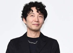 星野源がピンクヘアに激変！　自撮り公開「めっちゃめっちゃ似合ってます」「全オタクが歓喜」