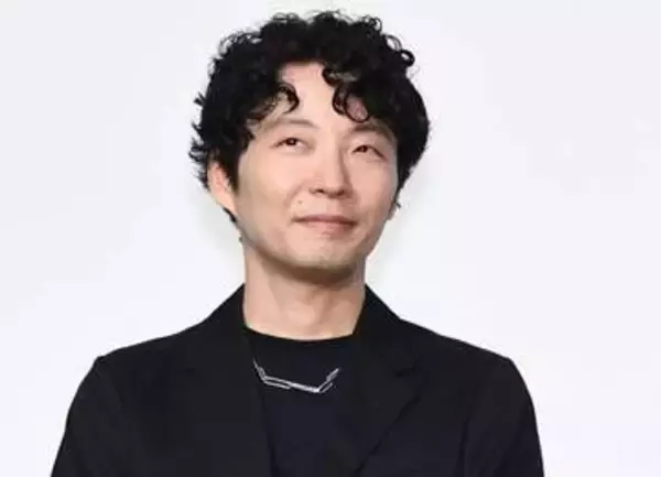 星野源がピンクヘアに激変！　自撮り公開「めっちゃめっちゃ似合ってます」「全オタクが歓喜」