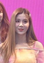 元IZ＊ONE・ウンビ　車で移動中に接触事故　サイン会が中止に「私は大丈夫」本人が直接メッセージ