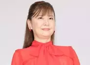 超大物MCをスタッフが羽交い締め　南野陽子「ごめんなさい…！」あわや放送事故…生放送で10秒フリーズ　前代未聞となる歌唱後の謝罪