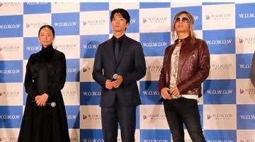 GACKT様　ロン毛になって会見現れた　180cm雰囲気ガラリ　伸びるの早っ！　伊藤健太郎と長身並び立つ圧巻
