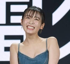 森七菜のドレス天才！上と下のギャップ「スタイリストさんセンス良い」「可愛すぎるヤバい」イベント登壇、カジュアル見え異色素材が好感