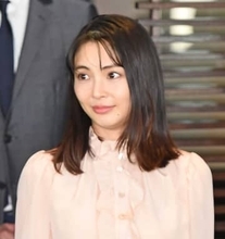 6歳下夫はプロ野球選手の2児ママモデル「夫がいてくれて本当に助かった」家族でディズニー満喫「娘ちゃん大きくなってる」「可愛い♥」の声