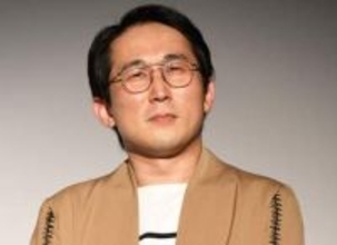 シソンヌじろう　結婚発表もう中学生の凜としたオフショットを公開　あまりの姿勢の良さに「人柄伝わる」