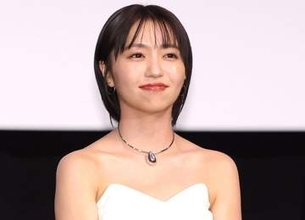 大原優乃　バニー姿での舌出し＆ウインクショットが可愛すぎ！「反則です♥」「被り物が似合う！」